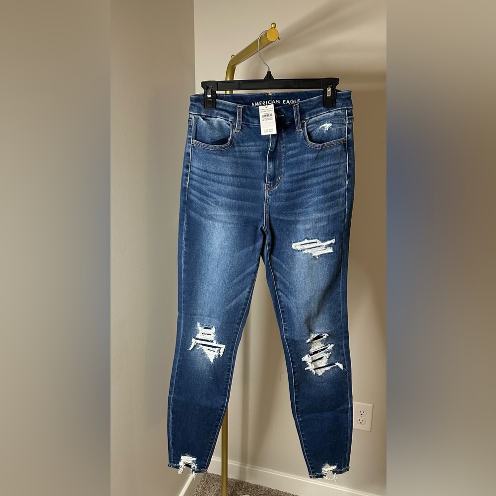 NWT AEO Curvy High Rise Jegging Distressed Blue Jeans